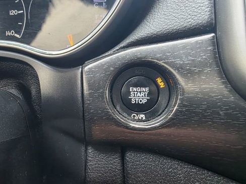 Used 2018 Jeep Grand Cherokee Laredo AWD/4WD image 23