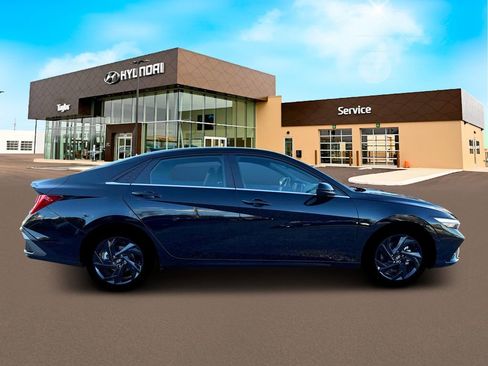 New 2026 Hyundai Elantra SEL Sport FWD image 9