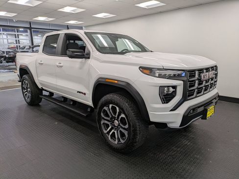 Used 2024 GMC Canyon AT4 w/ AT4 Premium Package image 3