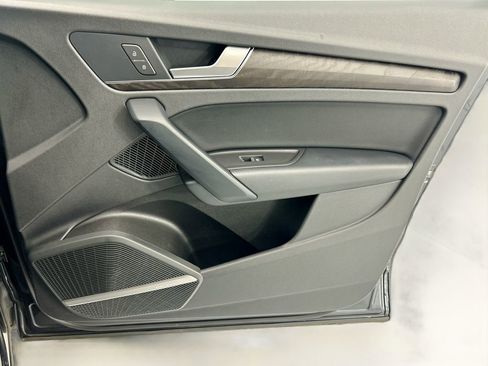 Used 2018 Audi Q5 2.0T Premium Plus w/ Premium Plus Package image 24