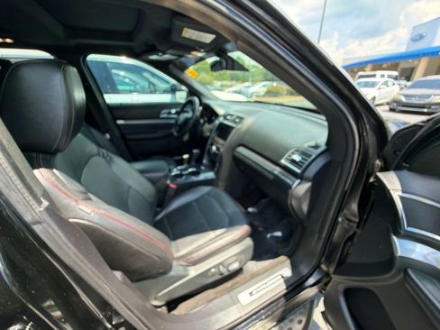 Used 2018 Ford Explorer Sport w/ Equipment Group 401A AWD/4WD image 5