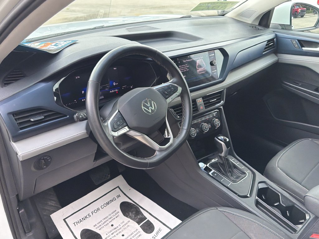 Used 2024 Volkswagen Taos SE FWD image 6