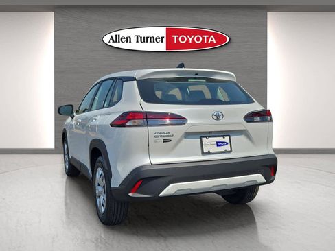 Used 2026 Toyota Corolla Cross L image 9