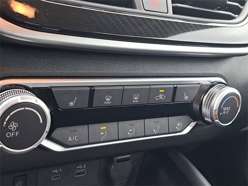 Used 2024 Nissan Altima 2.5 SR w/ SR Premium Package image 22