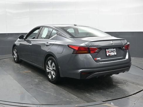 Used 2020 Nissan Altima 2.5 S FWD image 11