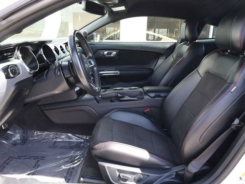 Used 2016 Ford Mustang GT Premium w/ Equipment Group 401A RWD image 3
