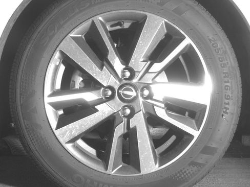 Used 2025 Nissan Versa SV FWD image 12