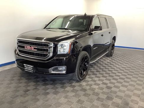 Used 2020 GMC Yukon XL SLE w/ Convenience Package AWD/4WD image 1