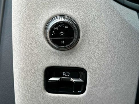Used 2026 Mercedes-Benz GLC 300 4MATIC image 10