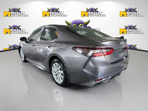 Used 2023 Toyota Camry SE image 6