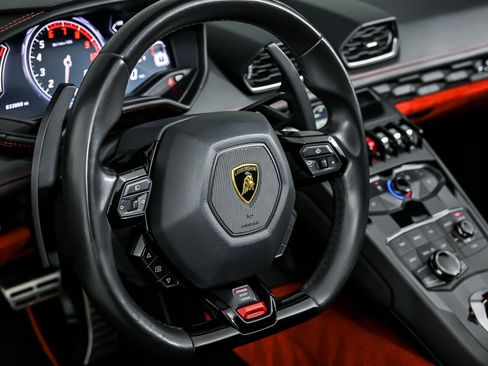 Used 2017 Lamborghini Huracan LP 610-4 image 25