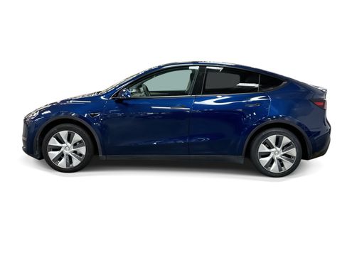 Certified 2023 Tesla Model Y Long Range AWD/4WD image 3