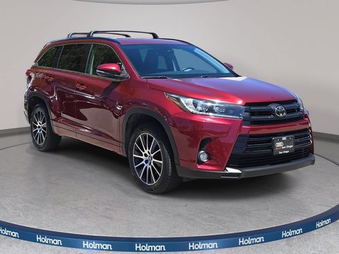 Used 2017 Toyota Highlander SE w/ Carpet Mat Package FWD image 4
