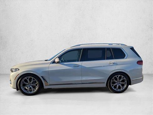 Used 2022 BMW X7 xDrive40i w/ Premium Package image 9