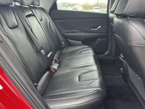 Used 2025 Hyundai Elantra Limited FWD image 15