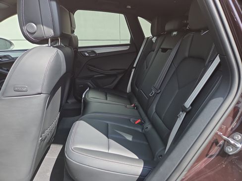 New 2025 Porsche Macan Turbo image 18