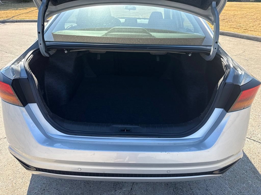 Used 2024 Nissan Altima 2.5 SV FWD image 16