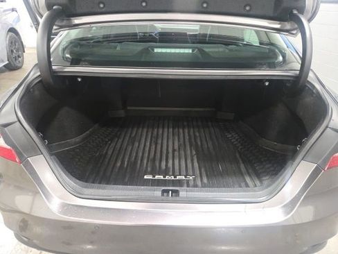 Used 2018 Toyota Camry XLE image 21