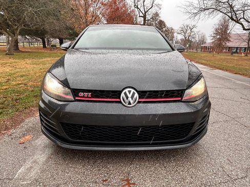 Used 2017 Volkswagen GTI SE image 8