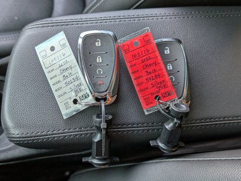 Used 2022 Chevrolet Bolt LT w/ Infotainment Package image 36