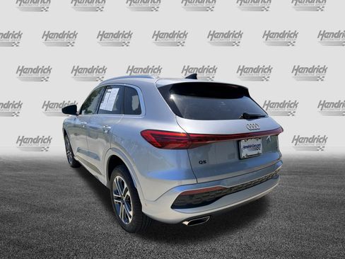 Certified 2025 Audi Q5 Premium w/ Convenience Package AWD/4WD image 7