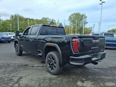 New 2026 GMC Sierra 2500 AT4 w/ AT4 Premium Plus Package AWD/4WD image 3