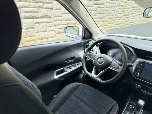 Used 2021 Nissan Kicks SV FWD image 22