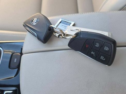 Used 2023 Buick Envision Essence AWD/4WD image 21