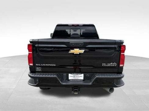 Used 2024 Chevrolet Silverado 2500 High Country w/ Technology Package AWD/4WD image 10