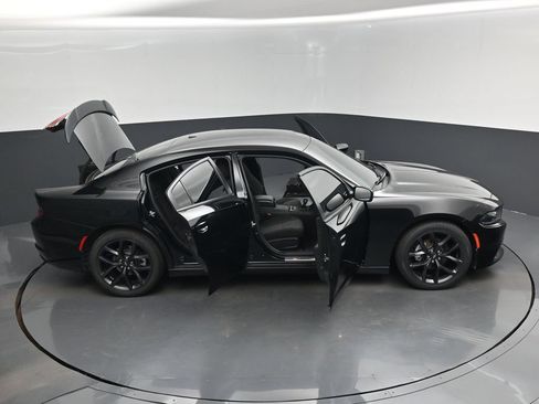 Used 2021 Dodge Charger SXT w/ Blacktop Package RWD image 18