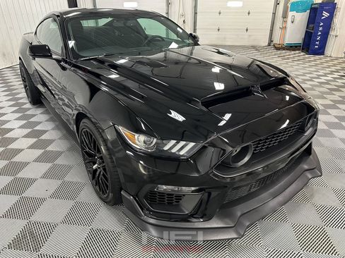 Used 2017 Ford Mustang GT w/ GT Performance Package image 5