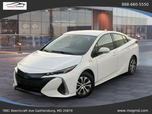 Used 2018 Toyota Prius Prime Plus w/ Carpet Mat Package image 1