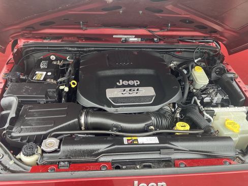 Used 2013 Jeep Wrangler Sport w/ Connectivity Group AWD/4WD image 36
