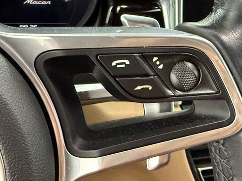 Used 2019 Porsche Macan Base image 14