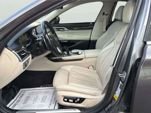Used 2016 BMW 750i xDrive image 11