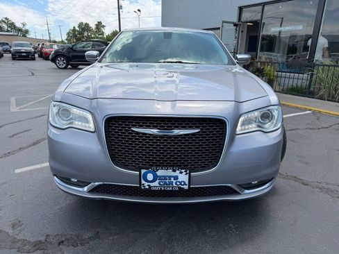 Used 2016 Chrysler 300 C RWD image 2
