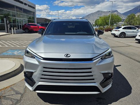 Used 2026 Lexus TX 500h AWD w/ Technology Package image 2