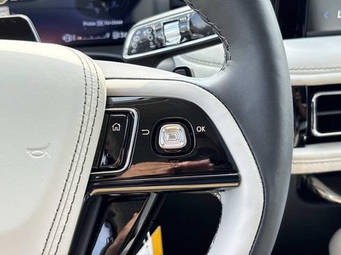 New 2026 Lincoln Aviator AWD w/ Jet Appearance Package image 26