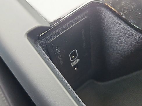 New 2026 Volvo XC60 B5 Plus w/ Protection Package Premier image 9