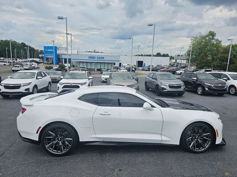 Used 2018 Chevrolet Camaro ZL1 RWD image 9