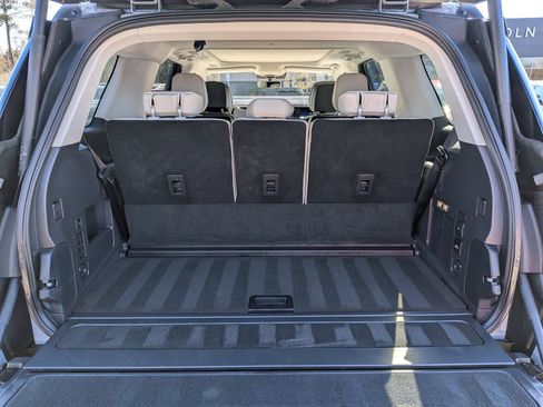 Certified 2025 Lincoln Navigator Reserve image 14