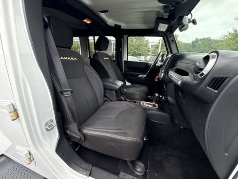 Used 2015 Jeep Wrangler Unlimited Sahara AWD/4WD image 24