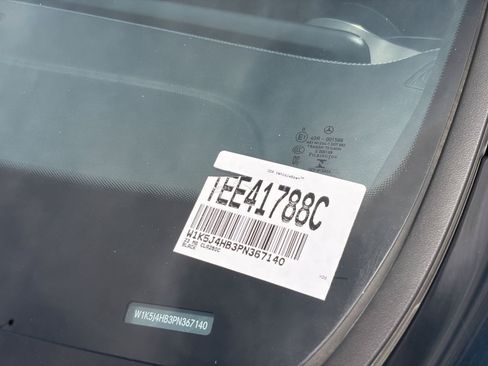 Used 2023 Mercedes-Benz CLA 250 4MATIC image 32
