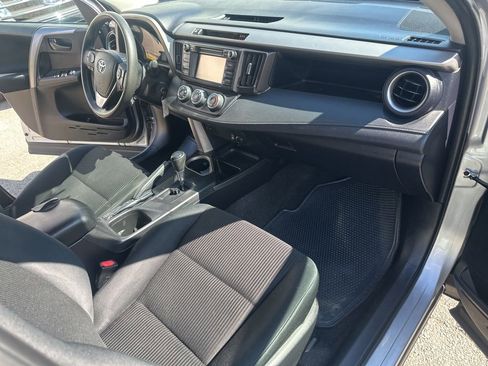 Used 2017 Toyota RAV4 LE w/ Carpet Mat Package AWD/4WD image 32