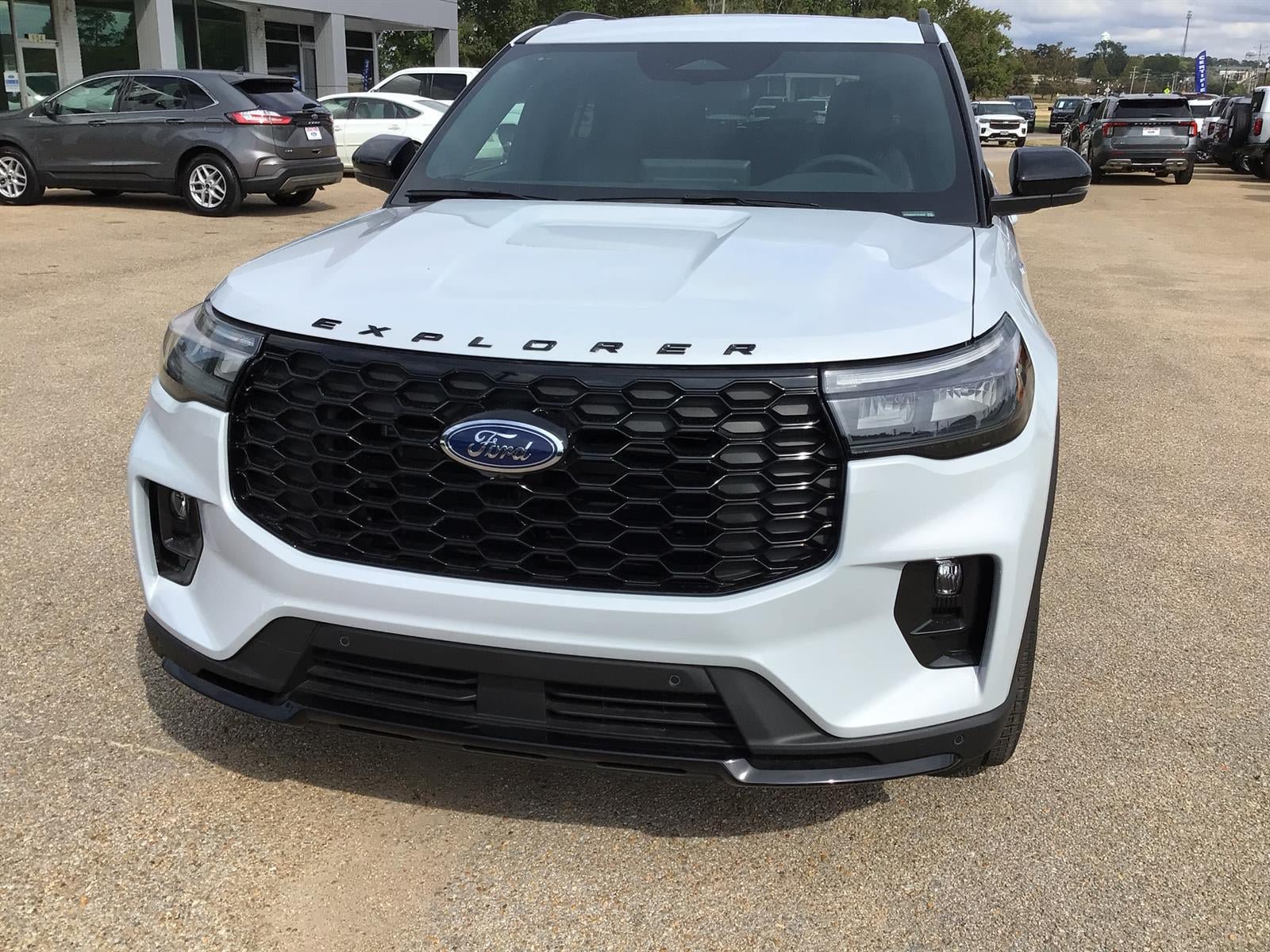 New 2026 Ford Explorer ST-Line w/ ST-Line Street Pack AWD/4WD image 6