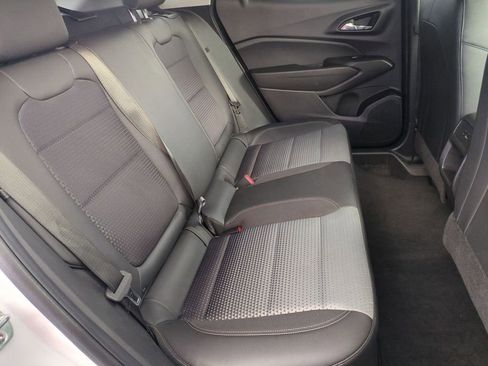 Used 2025 Chevrolet Trax LT w/ LT Convenience Package FWD image 23