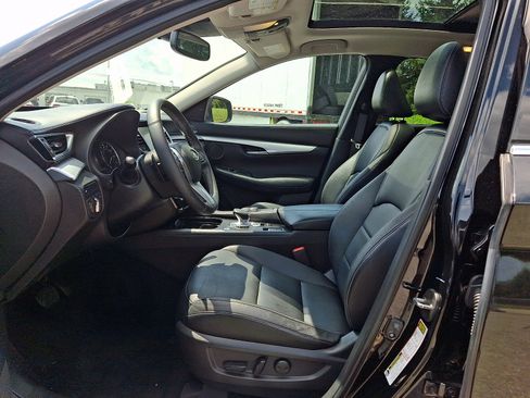 Used 2019 INFINITI QX50 Luxe w/ Navigation Package AWD/4WD image 15