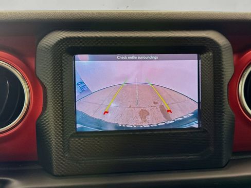 Used 2020 Jeep Wrangler Unlimited Rubicon w/ Steel Bumper Group image 15