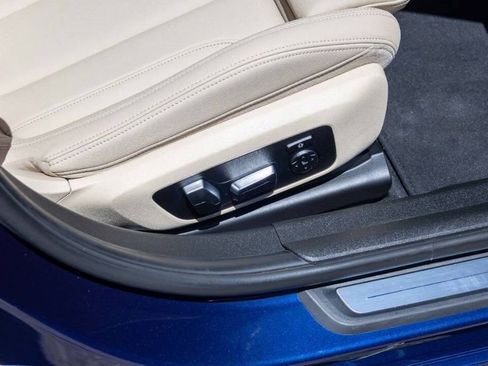 Used 2020 BMW 330i Sedan w/ Premium Package image 16