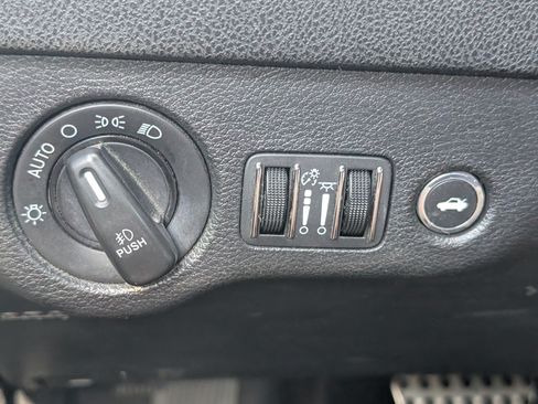 Used 2019 Dodge Charger R/T w/ Driver Confidence Group RWD image 8